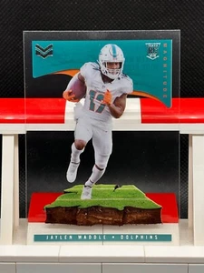 Panini Chronicles 2021 - Magnitude Jaylen Waddle #MAG-6 (RC) - Imagen 1 de 2