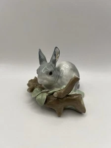 LLADRO Porcelain RABBIT with Flowers, Leaves and Branch - #4773 Retired 1998 - Picture 1 of 6