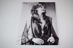 Raquel Welch Pinup 8x10 Hochglanz Foto vollbusig sexy wunderschön Dekolleté 1676 - Bild 1 von 1