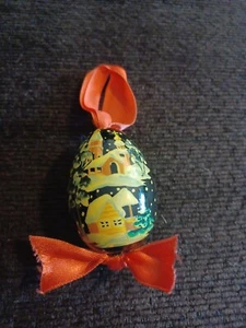 VINTAGE HAND PAINTED EGG CHRISTMAS ORNAMENT 3" - Picture 1 of 3