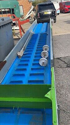 Conveyor Blue PVC Incline Flighted • 3,000£