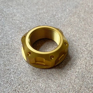 Tuerca de vástago de dirección con brida superior de aluminio M25x 1 mm dorado para Kawasaki Triumph - Imagen 1 de 11