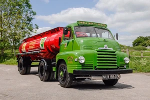 Bedford S Type Tanker - Picture 1 of 12