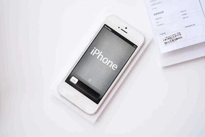 ๐ฑ Apple iPhone 5 16GB - Unlocked white Grade A+ Condition IOS 6 sealed ๐ฑ - Afbeelding 1 van 12