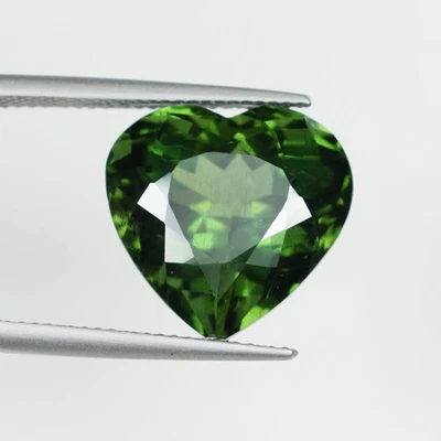 13,07 ct TONO WOW - MEJOR CORAZÓN MUSGO VERDE APATITA Corazón Ver Vdo N1 Foto 1 de 2