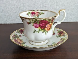 Royal Albert Bone China Tea Cup Saucer Set Old Country Roses Gilded England - Picture 1 of 20