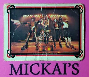 KISS DONRUSS TRADING CARD 1978 AUCOIN SERIES 2 - NUMBER 107 - KISS ON STAGE - Foto 1 di 2