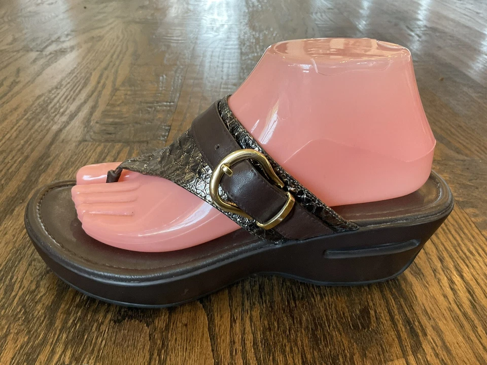 Босоножки Cole Haan D33298 коричневые на танкетке стринги мягкие анималистический принт женские размер США 9B - Изображение 1 из 4