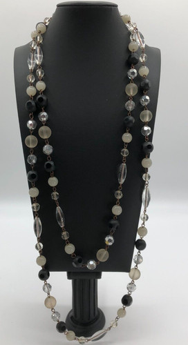 VETEMENTS Splendida Collana di Perline in Vetro Nero Bianco Grigio e Trasparente Lunghezza Opera 60"