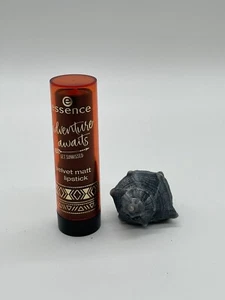 essence adventure awaits Velvet Matt Lipstick orange 03 kisses from africa 3,5g - Bild 1 von 3