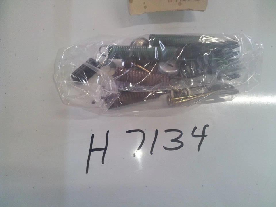 Nuevo de Lote Antiguo Bendix Hardware Kit H7134 Se Adapta a Dodge, Plymouth/69 Dodge D-100 Trk/Rr '69-74 Foto 1 de 1