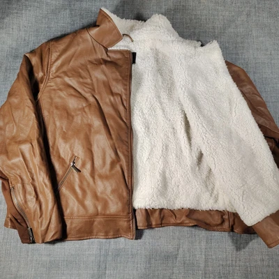 Chaqueta de cuero sintético Torrid para mujer talla 1 marrón forrada Sherpa Moto cremallera completa elegante Foto 1 de 4