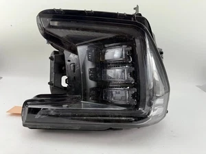 2021-2024 GMC Yukon Yukon XL Denali Right LED Headlight OEM *READ* - Bild 1 von 10