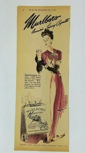 Anuncio de cigarrillos Marlboro mujer vestido Philip Morris New York Times 1943 15" x 6" - Imagen 1 de 6