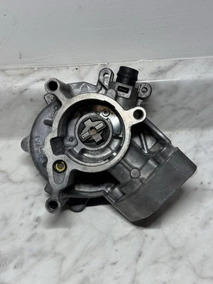AUDI A3 S3 A4 VW GTI EOS PASSAT  15 16 17 18 VACUUM PUMP  06L145100B OEM - Image 1 of 4