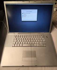 MacBook Pro 17" 2008 A1261 2.5GHz 4GB 320GB HDD - Photo 1/13