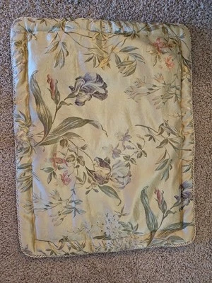 CROSCILL IRIS  GREEN PLATINUN FLORAL (1 Pc)  Standard Queen  PILLOW SHAM - Image 1 of 4