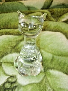 Art Glass Cat Kitty Animal Shaped Paperweight Clear with Bubbles 5 1/2" X 3" - Picture 1 of 5