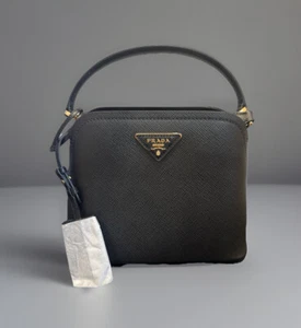 Borsa a mano Prada Matinee Micro Saffiano in pelle a tracolla nera 1BA286-2ERX - Foto 1 di 7