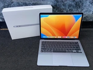 SWEET! Apple MacBook Air (M1, 2020) Space Gray | 8GB RAM | 256GB SSD - Afbeelding 1 van 14