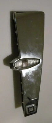 Marcador lateral derecho Cadillac SRX 2010-2012 - guardabarros Foto 1 de 4