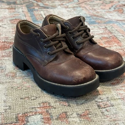 Винтажные женские туфли-оксфорды Y2K American Eagle Outfitters Xtra коренастые коричневые кожаные 6 - Изображение 1 из 4