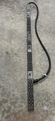 APC Schneider Electric AP8865 208V 44 TOMA DE CORRIENTE PDU para rack medido unidad de funcionamiento Foto 1 de 4