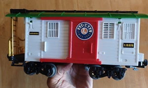 Coche de carga Lionel Lines Navidad calibre G blanco con puerta corredera roja - 7-11357 reemplazo - Imagen 1 de 10
