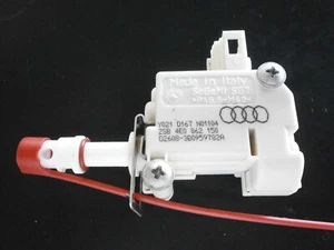Original Audi A2 & A8 (4E) Stellelement Zentralverrieglung Tankklappe 4E0862150 - Bild 1 von 6