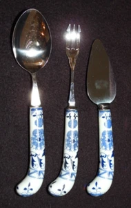 Vintage Blue Onion Danube Porcelain Handle Spoon Olive Fork Sheffield Spreader - Picture 1 of 6