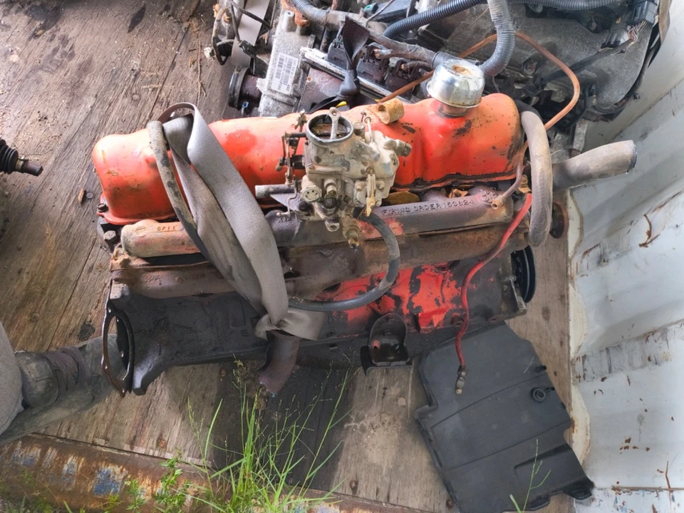 Ford Mustang 1966 motor recto 6 Foto 1 de 4