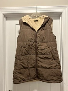 Bonito Chaleco Largo Jardín Puffer/Sherpa Forrado Talla Grande Capucha Reversible Marrón Tostado - Imagen 1 de 4