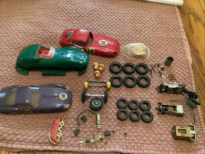 Lote de piezas de coche vintage 1/32 ranura usadas desconocidas Foto 1 de 4