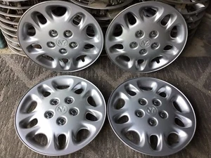 (4) OEM 1996-00 Dodge Grand Caravan 15" silver hubcaps wheel covers #512 4684262 - Picture 1 of 9