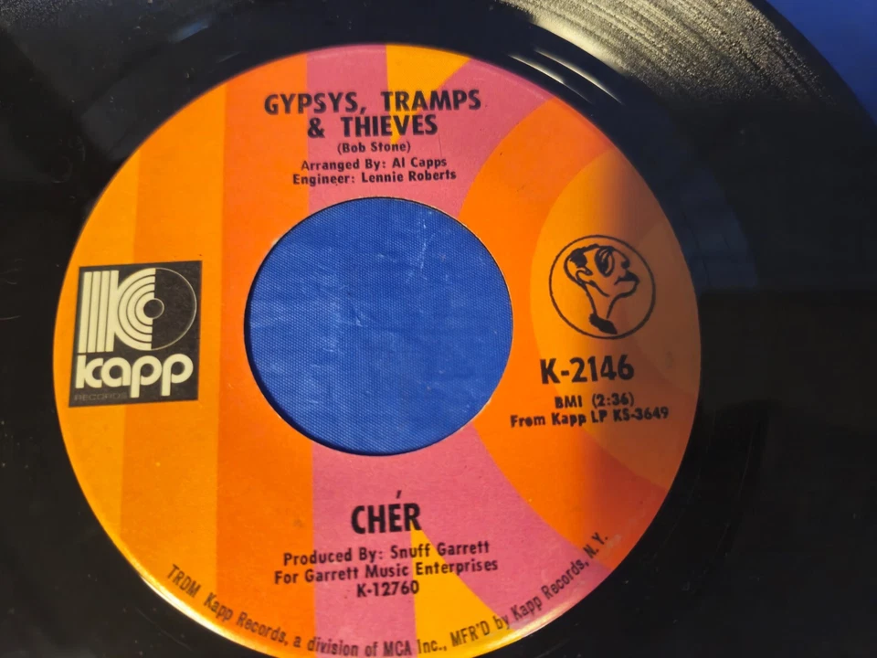 Cher – Gypsys, Tramps & Thieves / He'll NEVER KNOW - 7" VINYL SINGLE Foto 1 de 3