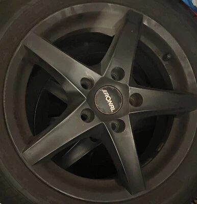 Alufelgen schwarz Mit Reifen - Bild 1 von 4