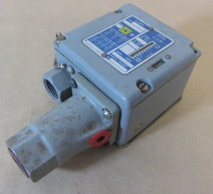 Interruptor de presión Square D, 9012-ADW3, 135 a 1000 psi, diferencial 35-135 - Imagen 1 de 13