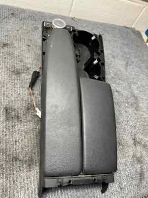 Mercedes Benz C300 C250 2008-2011 consola central reposabrazos portavasos OEM Foto 1 de 4