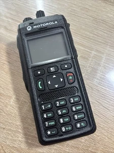 ⭐ MOTOROLA MTP3550 Typ BN, TETRA Handfunkgerät, 350-470 MHz + Akku + Antenne ! ⭐ - Photo 1/12