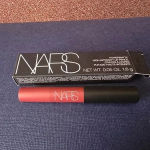 NARS Powermatte Lipstick Lip Pencil in CRUELLA 1.8g BNIB - Picture 1 of 4
