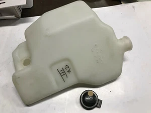 4458012 WASSERTANK SCHEIBENWISCHER MIT KAPPE FIAT 127 SPORT NEU OE SAVARA - Bild 1 von 2