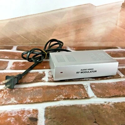 D-Link DE-824TP 10 Base T Ethernet Hub Used - Image 1 of 4