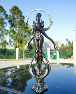 1Pc Alien vs. Predator Buddhism Action Figure Collectible Model Ornament - Picture 1 of 7