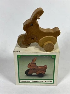 Vtg 1986 Applause Teddy Bear Story TOY RABBIT ON WHEELS 19178 VGC - Picture 1 of 5