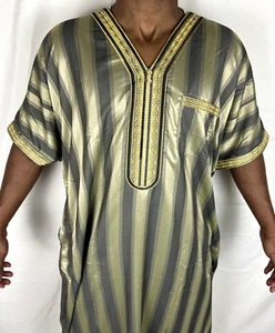 Men’s Short Sleeve Islamic Moroccan Thobe - Beige Gray Striped with Gold Detail - Picture 1 of 6
