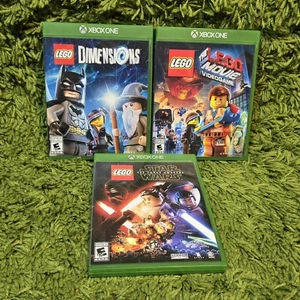Lotto 3 Videogiochi Lego Xbox One - Lego Batman + Lego Star Wars + Lego Movie - Foto 1 di 13