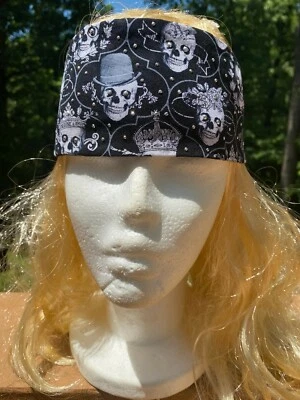 Diadema de motociclista hecha a mano negra azul y blanca con calaveras y diamantes de imitación Hotfix Foto 1 de 4