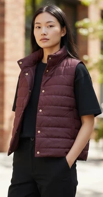 CHALECO FORRADO DELANTERO CON BOTONES A PRESIÓN PARA MUJER MICHAEL KORS USADO EN EXCELENTE ESTADO BORGOÑA TALLA EXTRA GRANDE Foto 1 de 4