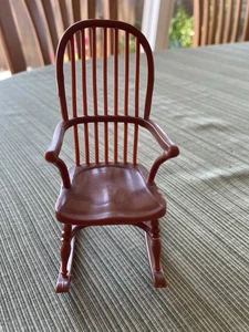 Dollhouse rocking chair 1:12 scale - Picture 1 of 3