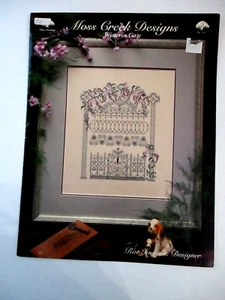 Moss Creek Designs Cross Stitch Pattern WISTERIA GATE - Vtg 1995 Rae Iverson - Foto 1 di 4
